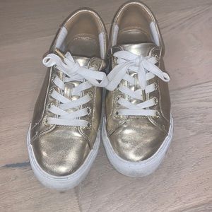 Lilly Pulitzer Gold Metallic Sneakers. Size 7.5